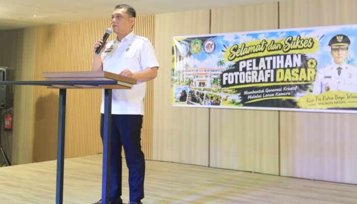 Rico Waas Dukung Pelatihan Fotografi PWPM, Pelajar dan Mahasiswa Diajak Berani Berkarya Lewat Foto
